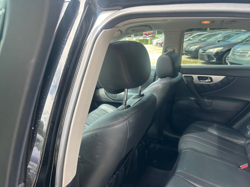 2017 INFINITI QX70 Image 21