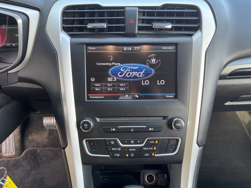 2016 Ford Fusion Image 15