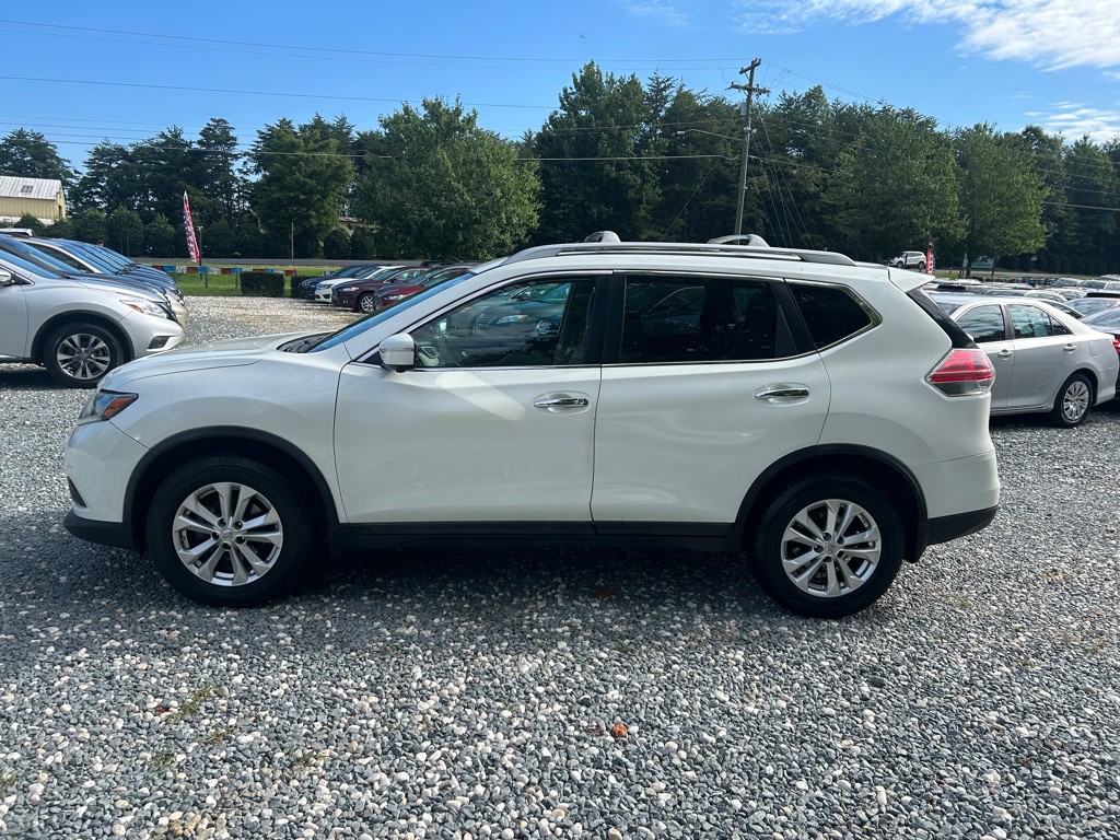 2015 Nissan Rogue Image 2