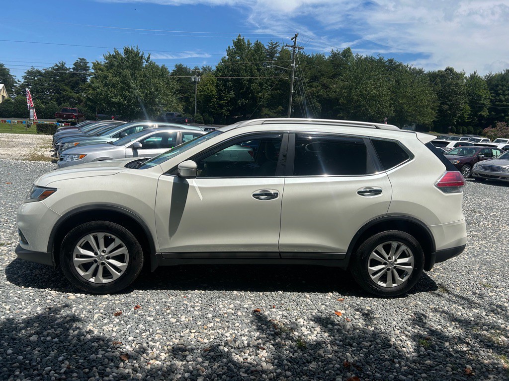 2015 Nissan Rogue Image 2