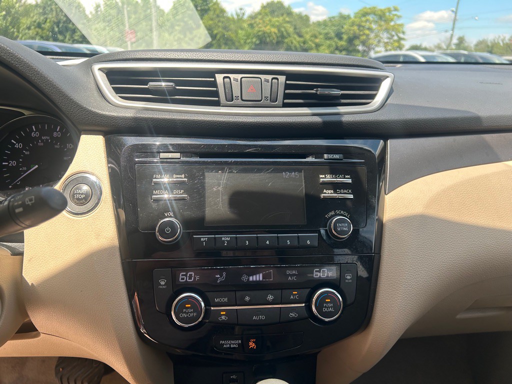 2015 Nissan Rogue Image 15