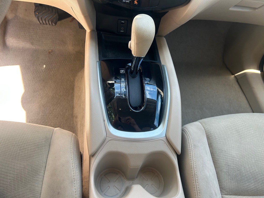 2015 Nissan Rogue Image 16