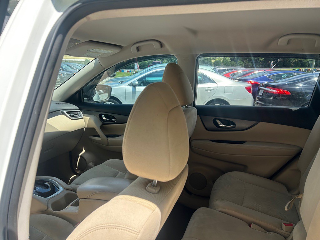 2015 Nissan Rogue Image 19