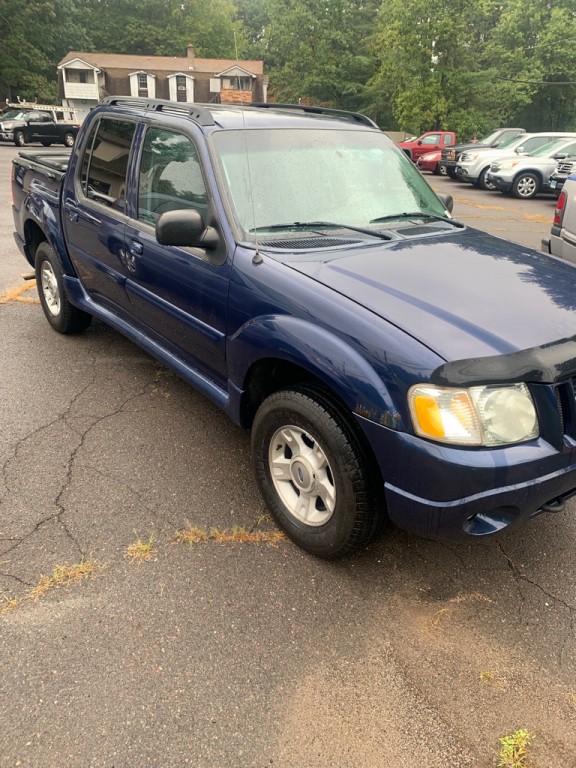 2004 Ford Explorer Image 8