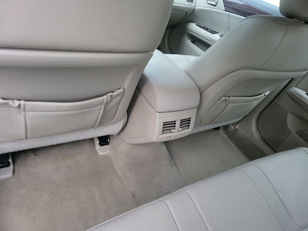 2010 Toyota Avalon Image 22