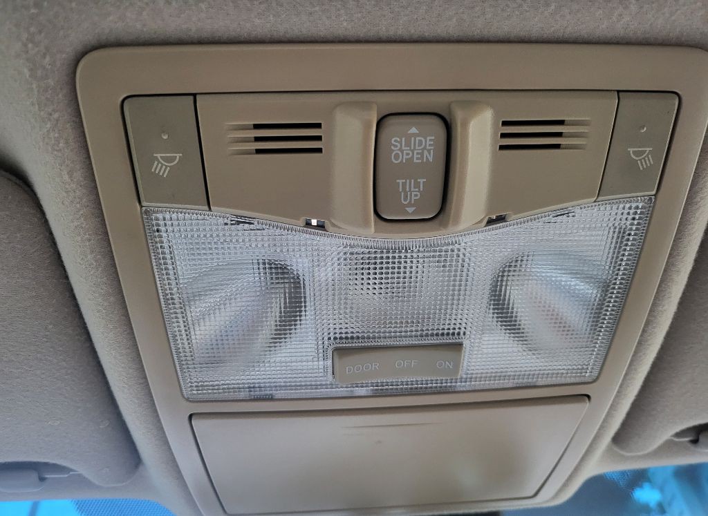 2010 Toyota Avalon Image 23