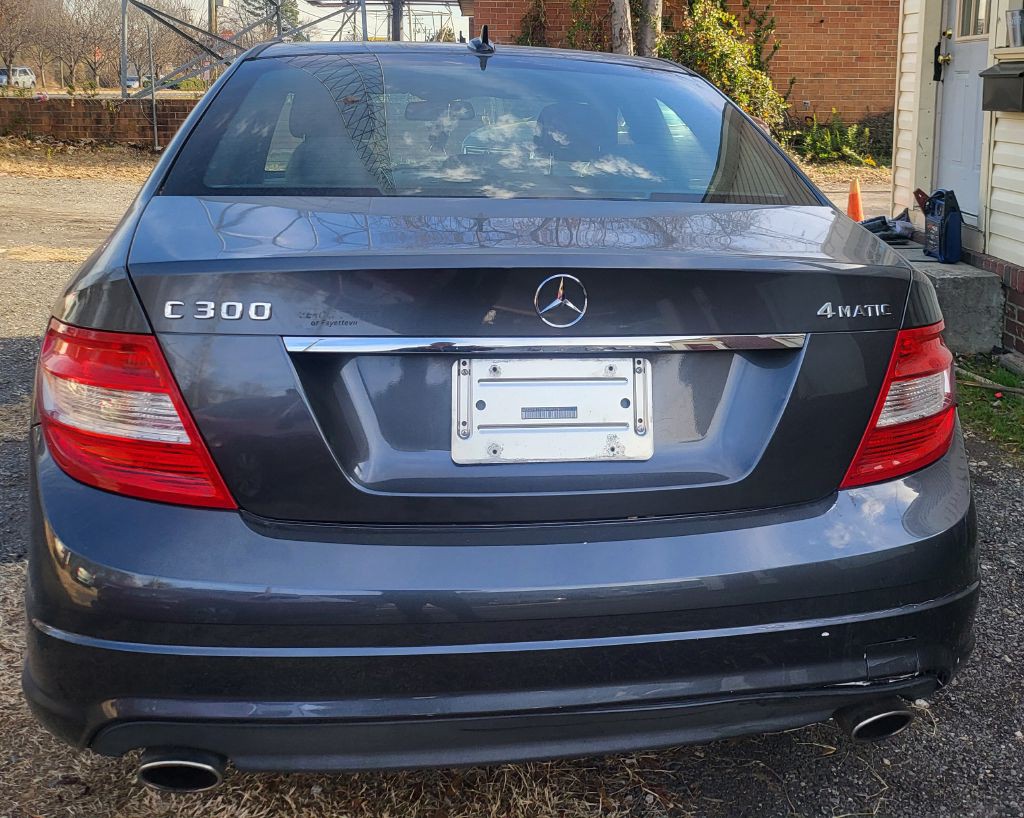 2009 Mercedes-Benz C-Class Image 3