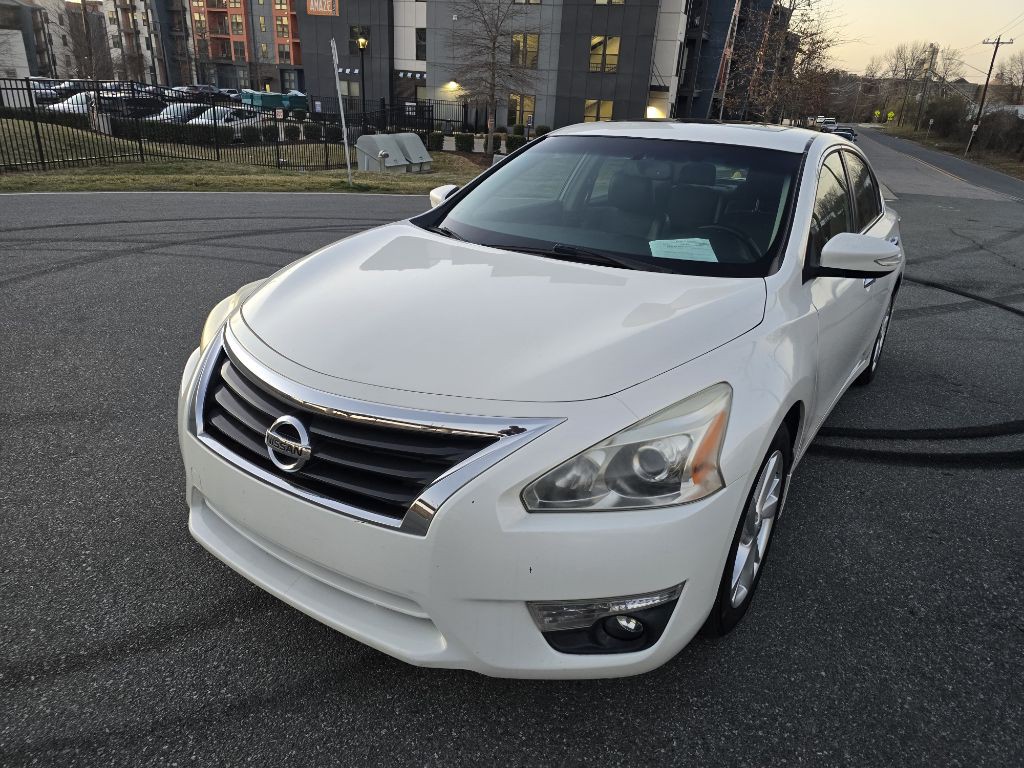 2013 Nissan Altima Image 1