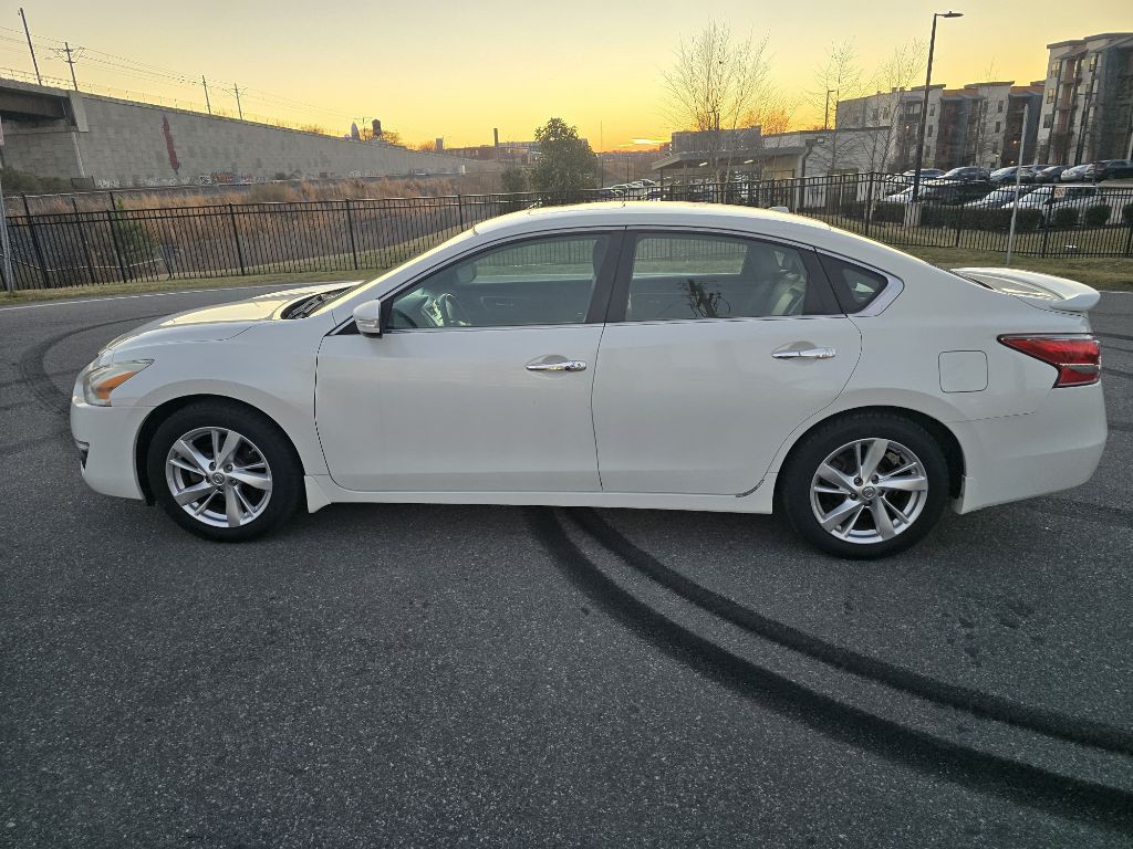 2013 Nissan Altima Image 2