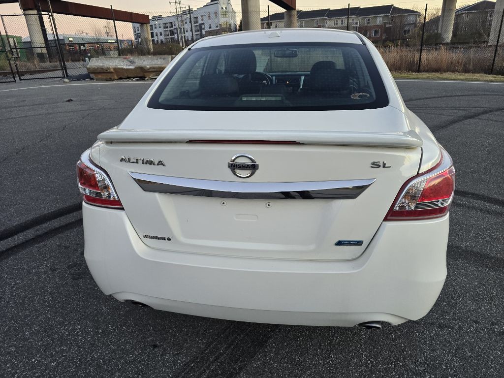 2013 Nissan Altima Image 16