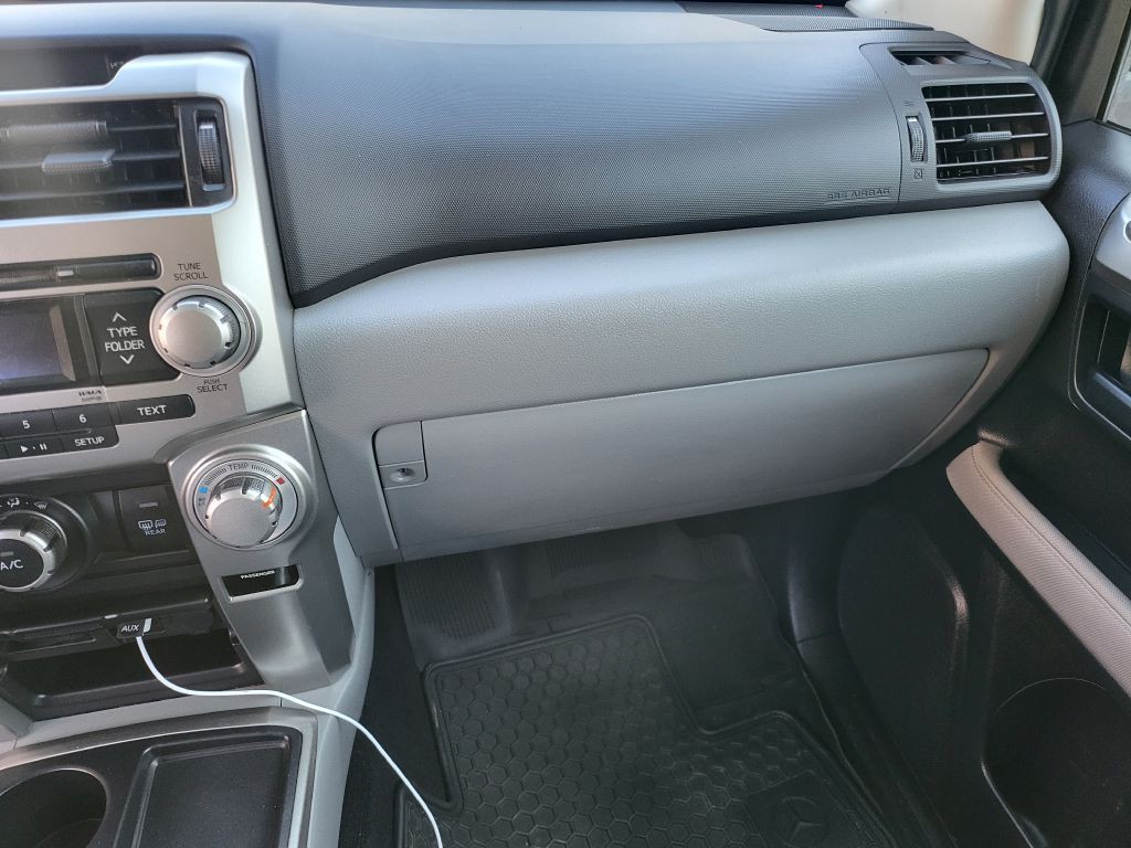 2013 Toyota 4Runner Image 20