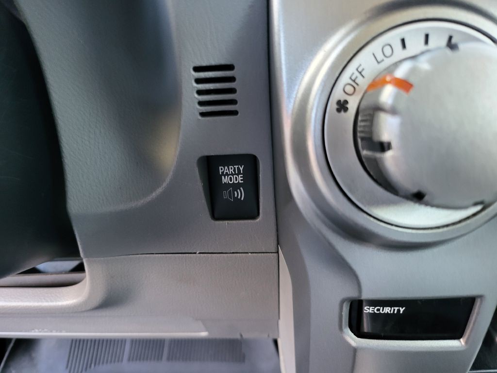 2013 Toyota 4Runner Image 22