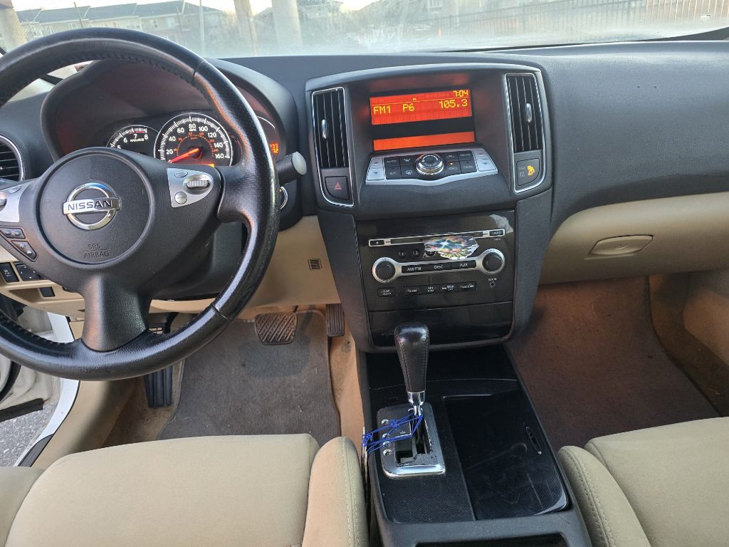 2011 Nissan Maxima Image 8