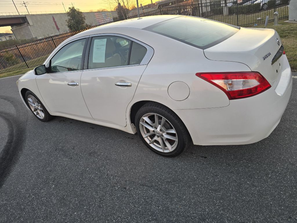 2011 Nissan Maxima Image 14