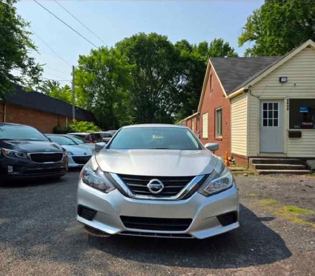 2016 Nissan Altima Image 2