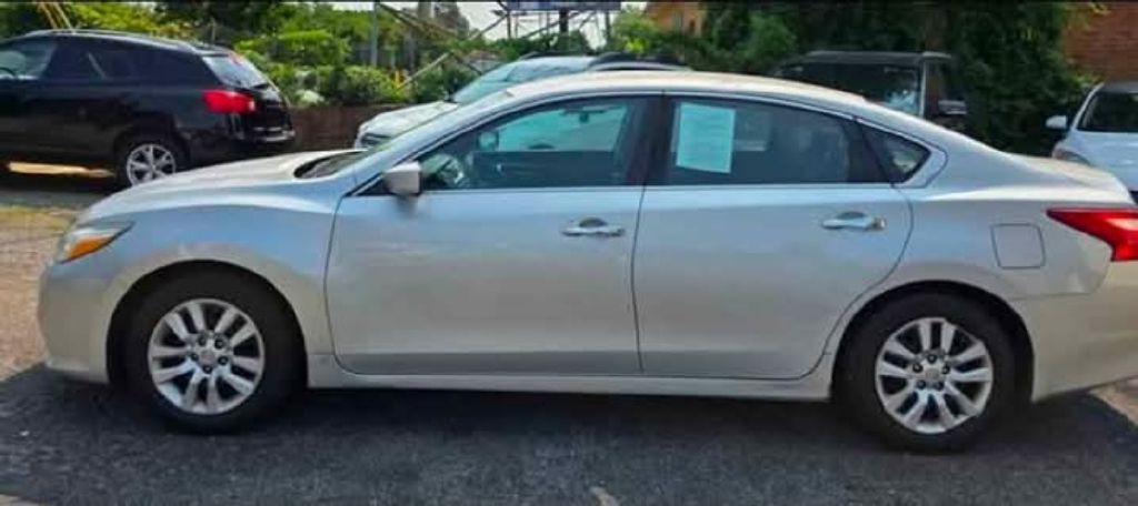 2016 Nissan Altima Image 4