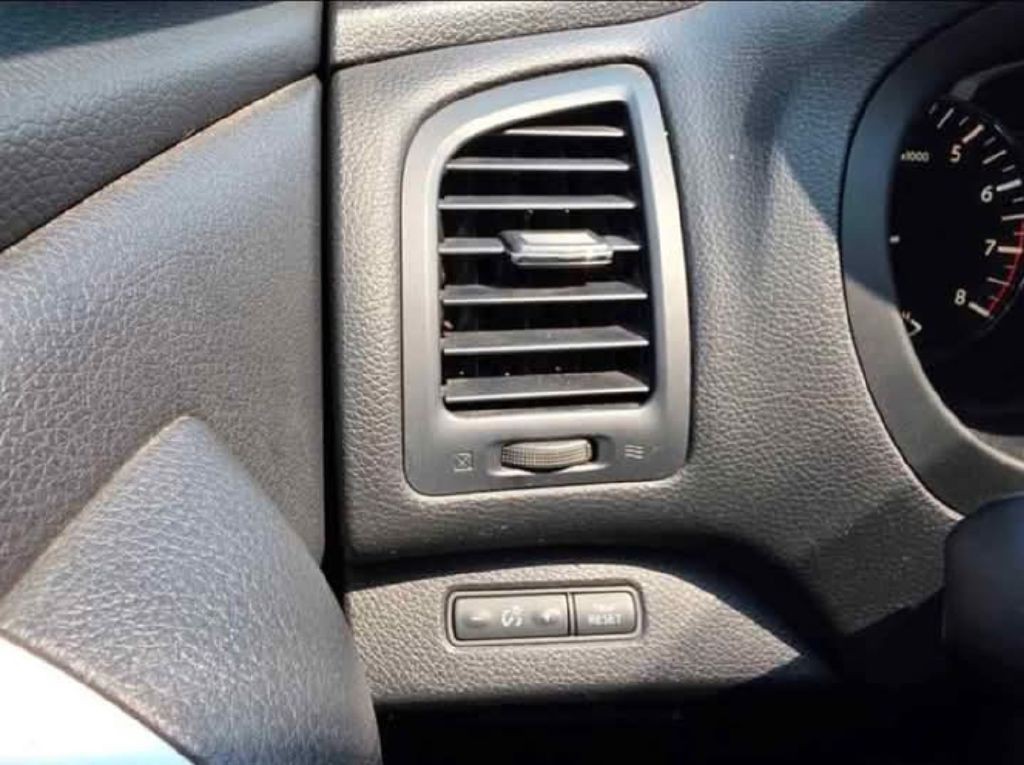 2016 Nissan Altima Image 9