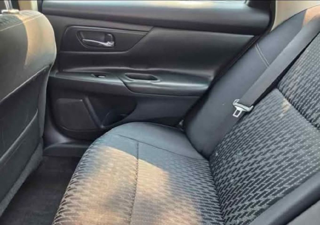 2016 Nissan Altima Image 10