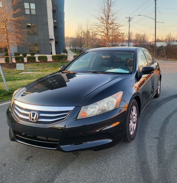 2012 Honda Accord Image 2