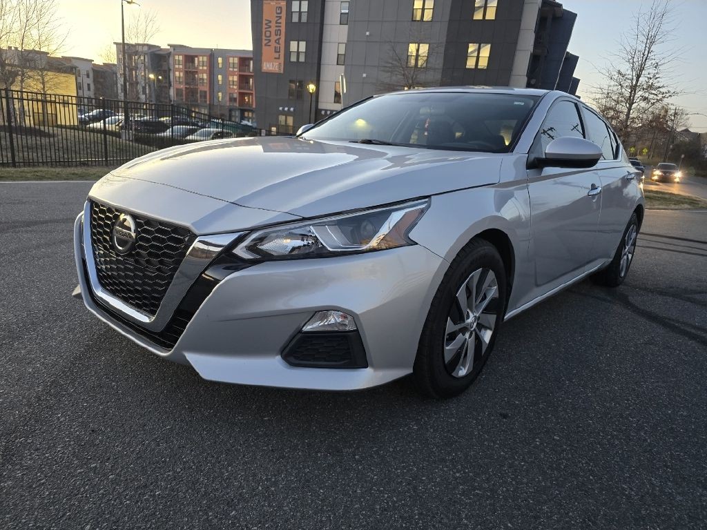 2020 Nissan Altima Image 1