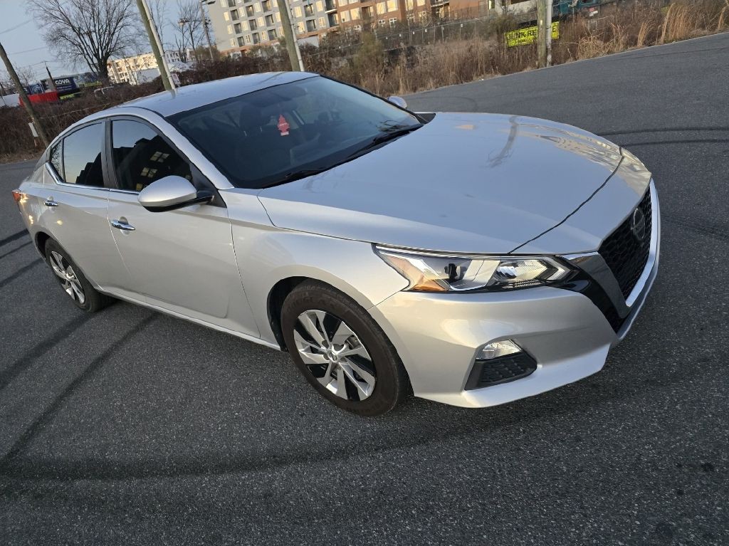 2020 Nissan Altima Image 7