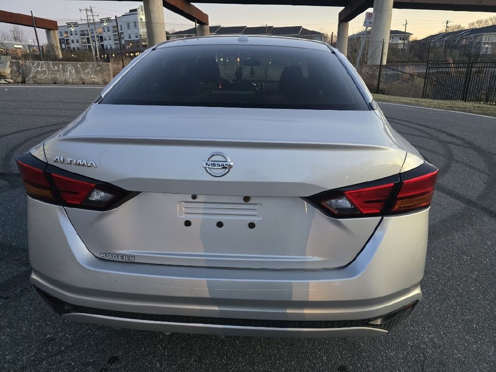 2020 Nissan Altima Image 11