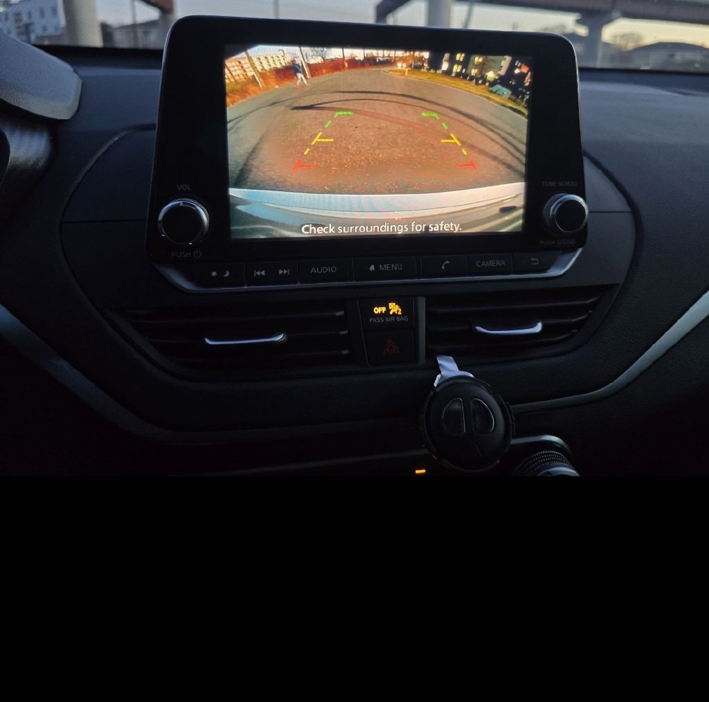 2020 Nissan Altima Image 16