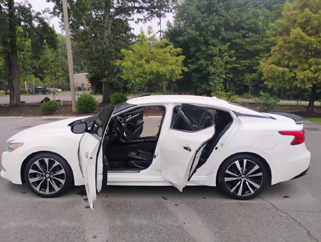 2017 Nissan Maxima Image 4