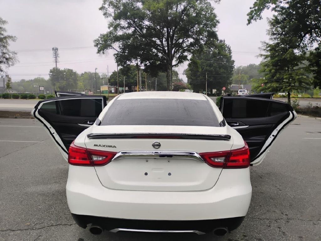 2017 Nissan Maxima Image 5