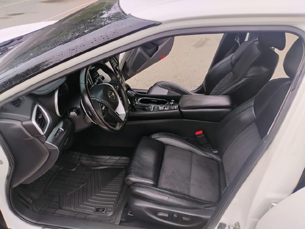 2017 Nissan Maxima Image 11