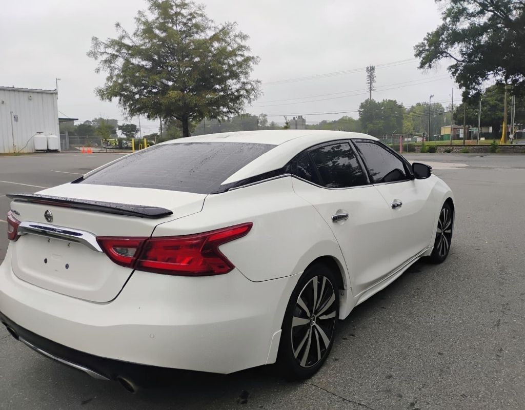 2017 Nissan Maxima Image 12