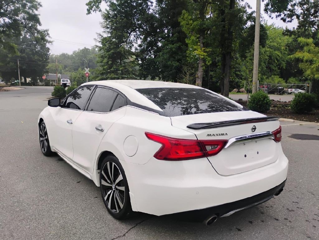 2017 Nissan Maxima Image 13