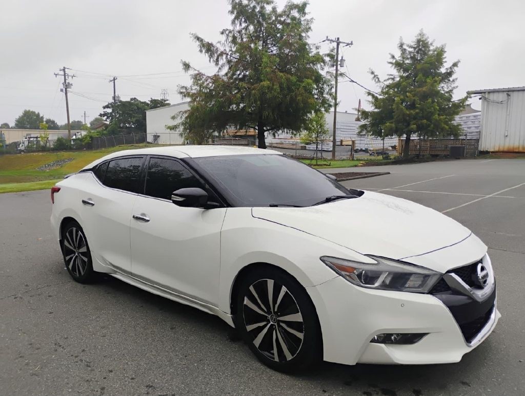 2017 Nissan Maxima Image 16
