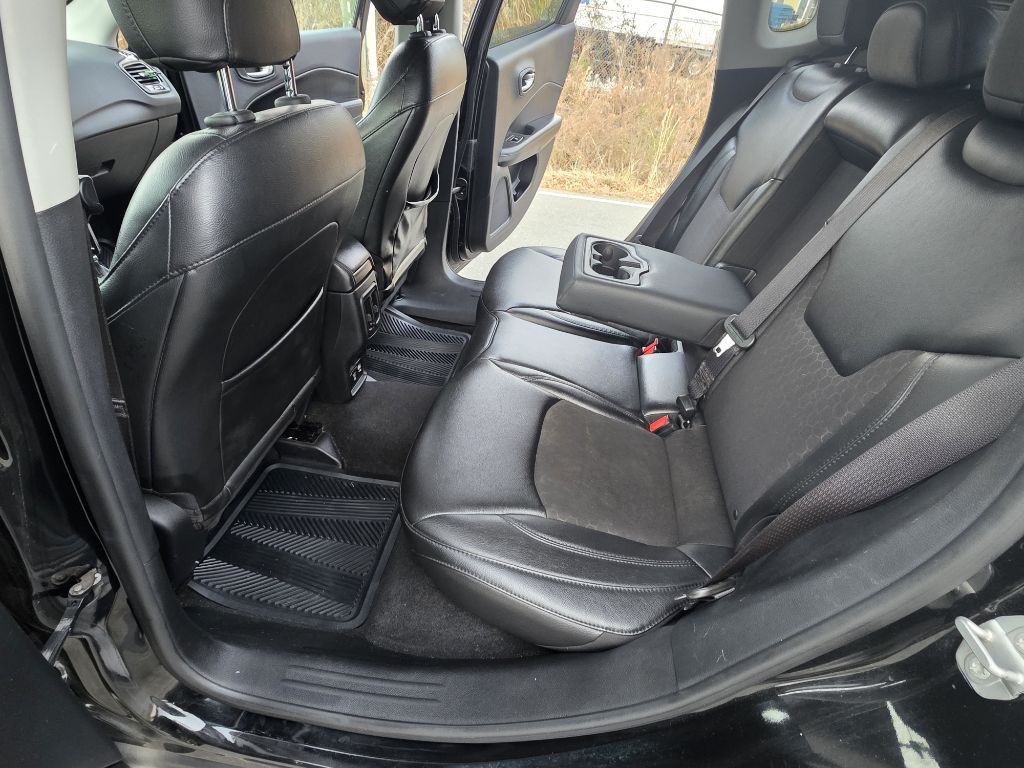 2018 Jeep Compass Image 32