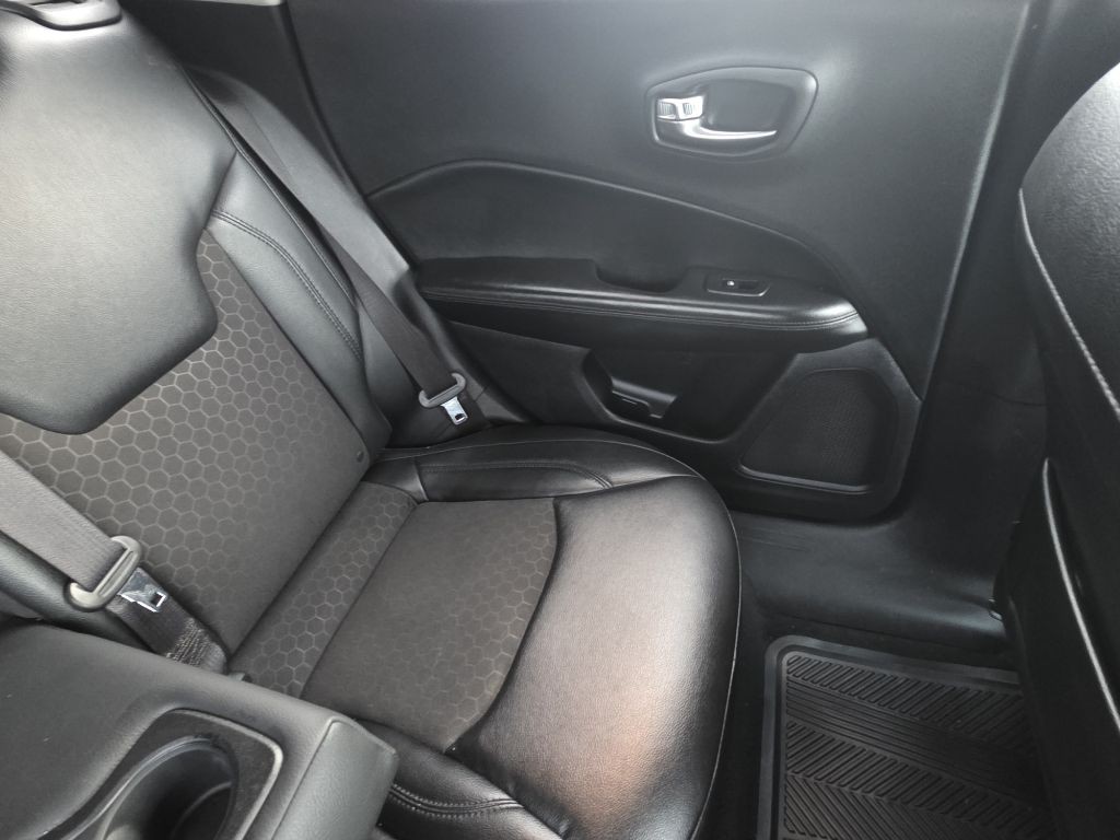 2018 Jeep Compass Image 34