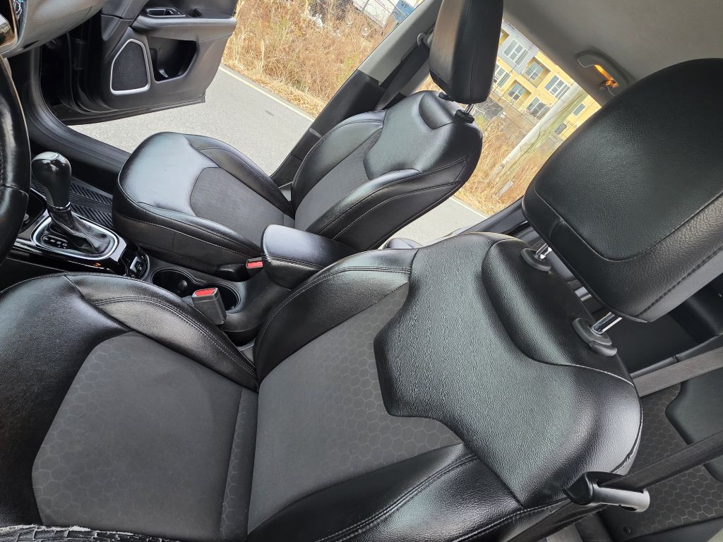 2018 Jeep Compass Image 39