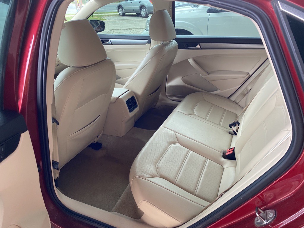 2015 Volkswagen Passat Image 5