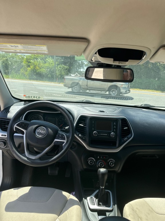 2015 Jeep Cherokee Image 2