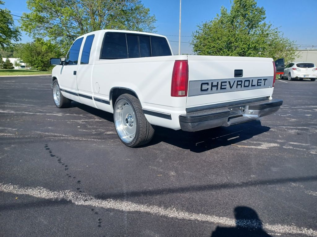1990 Chevrolet C/K Image 4
