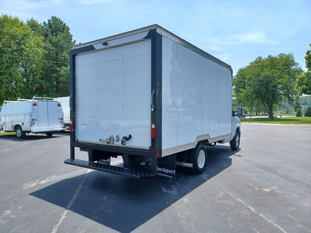 2017 Ford Econoline Image 3