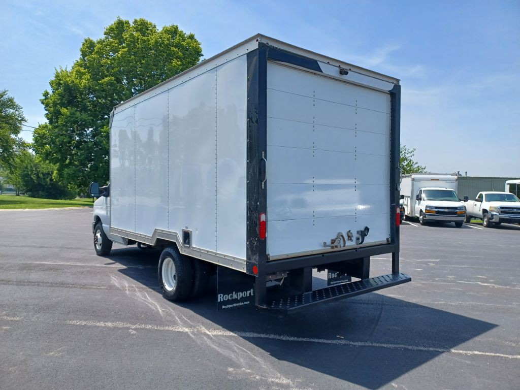 2017 Ford Econoline Image 4