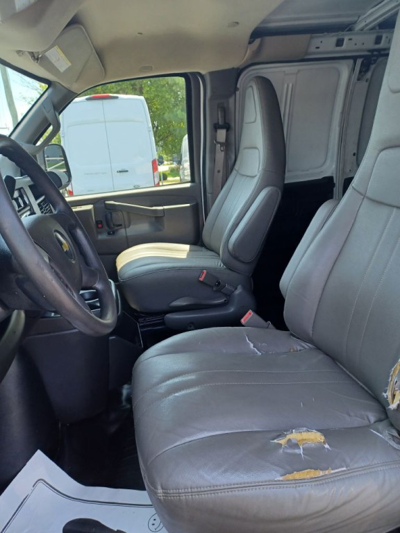 2017 Chevrolet Express Image 6