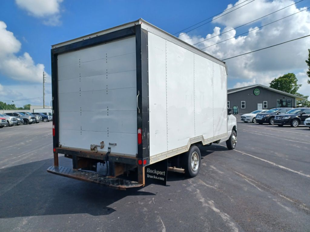2017 Ford Econoline Image 3