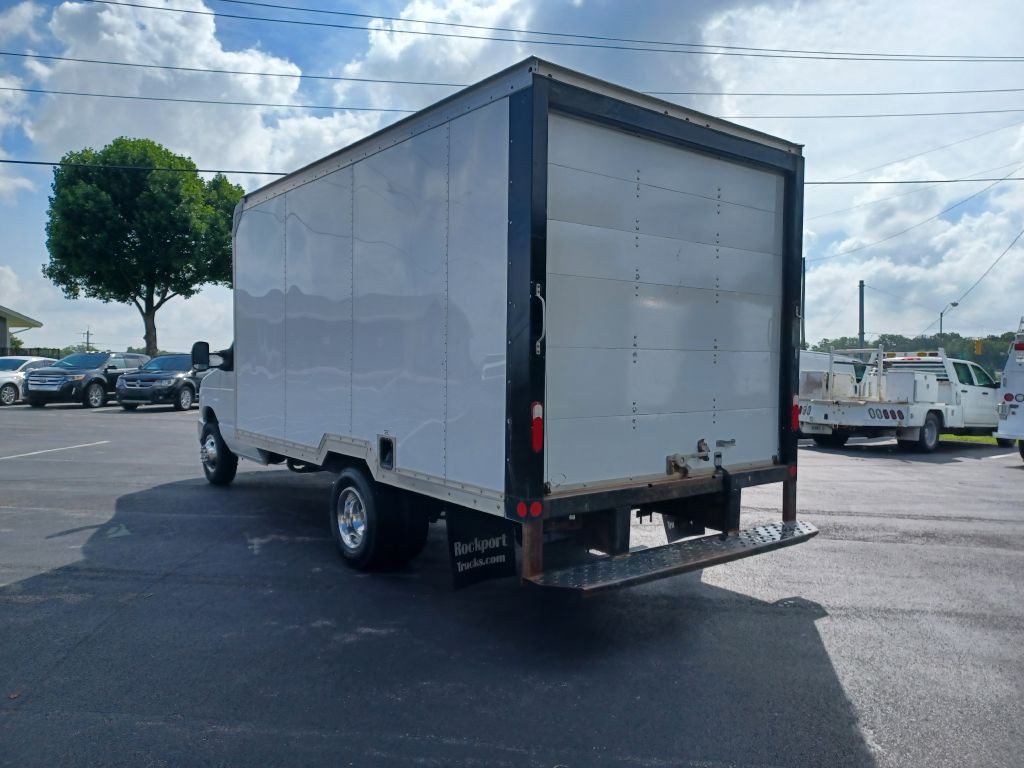 2017 Ford Econoline Image 4
