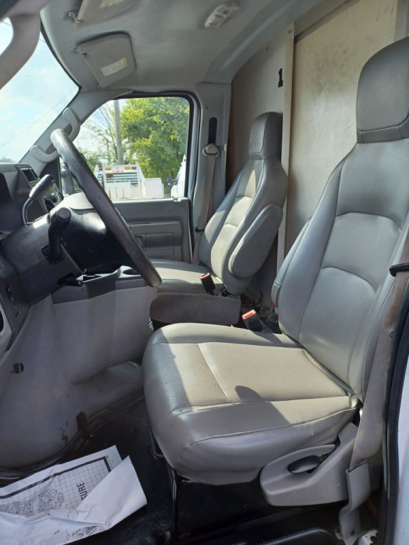 2017 Ford Econoline Image 6