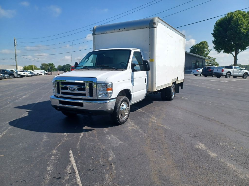 2019 Ford Econoline Image 2