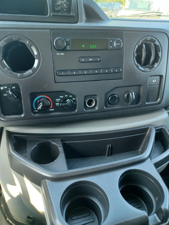 2019 Ford Econoline Image 9