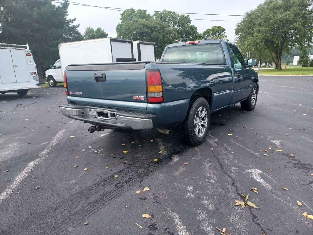 2007 GMC Sierra Image 3