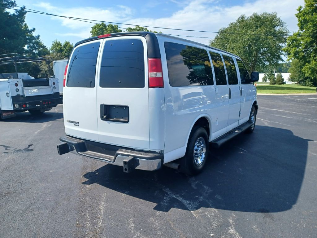 2014 Chevrolet Express Image 3