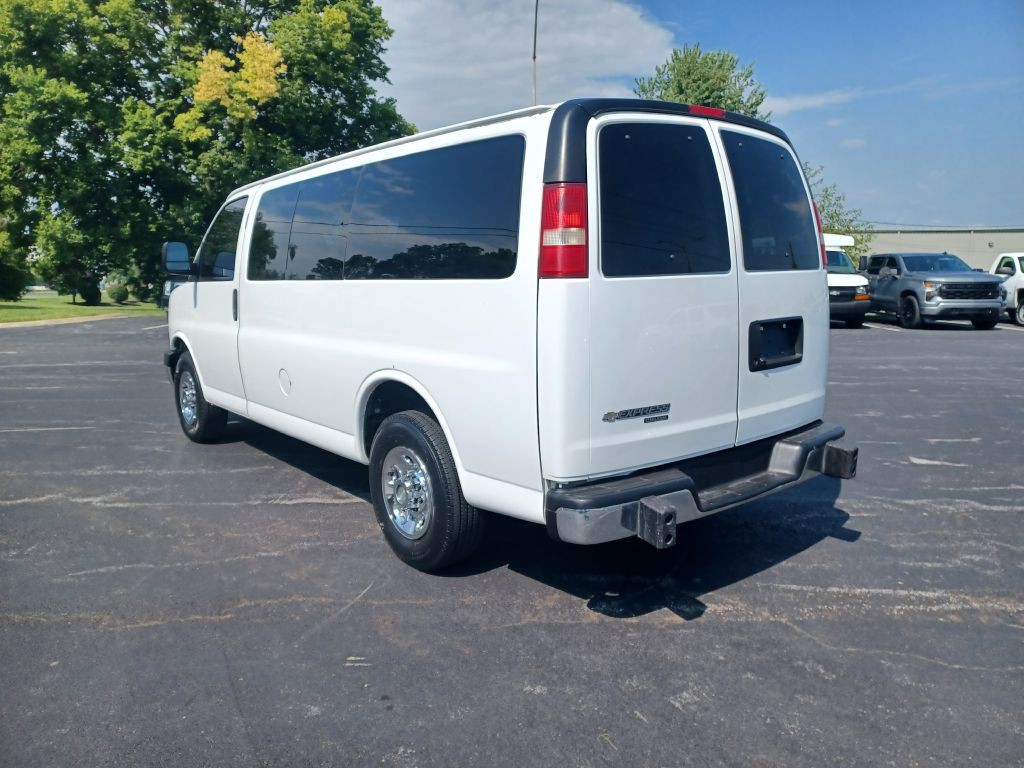 2014 Chevrolet Express Image 4
